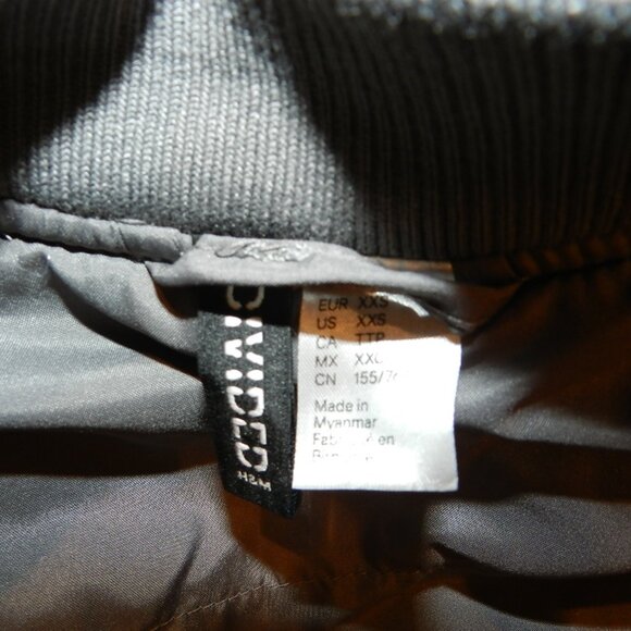 H&M Divided Women’s Coated Varsity Bomber Jacket Winter Size XXS - Picture 15 of 16